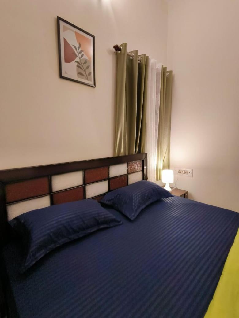 Homestayz Crown Bangalore Eksteriør billede