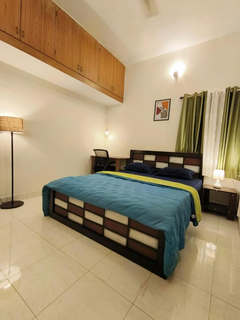 Homestayz Crown Bangalore Eksteriør billede